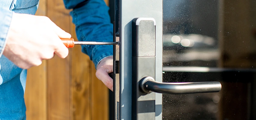 Aluminium Door Lock Replacement in Exeter, California